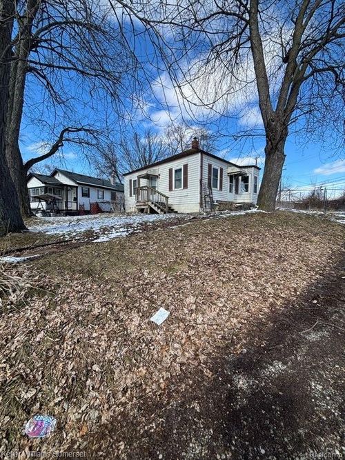 22 N Merrimac Street, Pontiac, MI, 48340 | Card Image