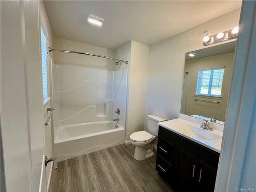 apt-235-206 Golf Links Rd, Middletown, NY, 10940-3586 | Card Image
