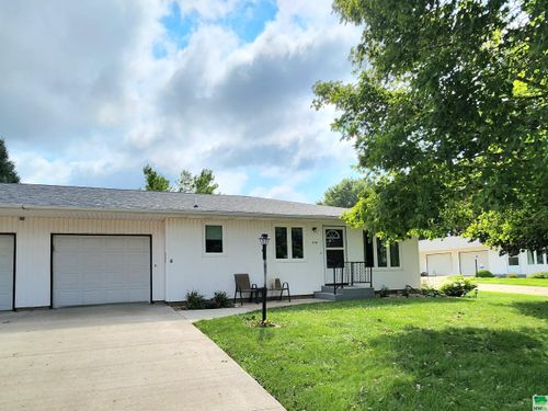 1130 1st Ave Se, Sioux Center, IA, 51250-1202 | Card Image