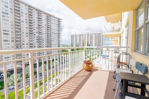 808-251 174th St, Sunny Isles Beach, FL, 33160-3300 | Card Image