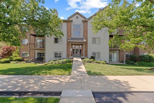 8839 Eagleview Dr, West Chester, OH, 45069-6719 | Card Image