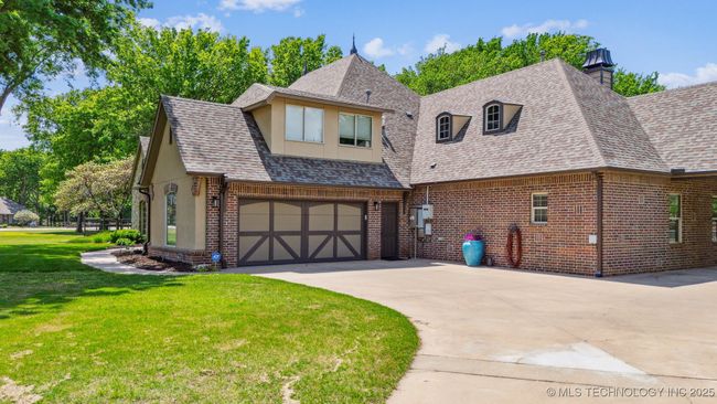 6922 Hackberry Rdg, House other with 5 bedrooms, 5 bathrooms and null parking in Owasso OK | Image 65