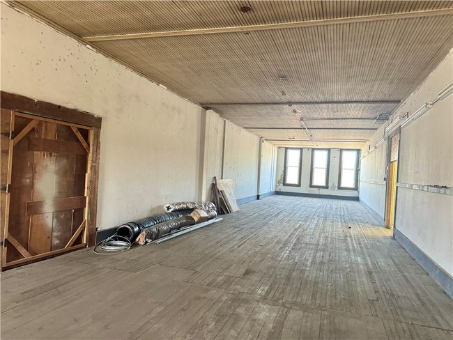318 E Washington St, Home with 0 bedrooms, 0 bathrooms and 18 parking in New Castle PA | Image 17