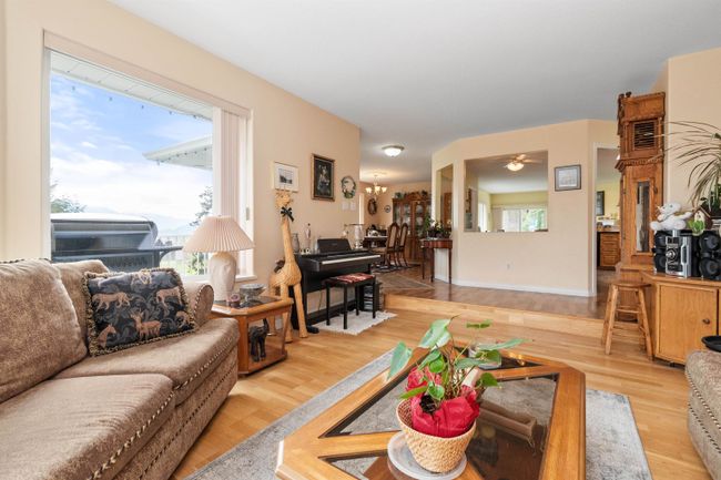 47360 Mountain Park Drive, House other with 4 bedrooms, 3 bathrooms and 4 parking in Chilliwack BC | Image 7
