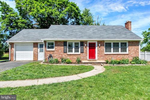 2250 S Queen St, YORK, PA, 17402-4631 | Card Image