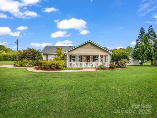 261 Faye Toney Rd, Mooresboro, NC, 28114-8644 | Card Image