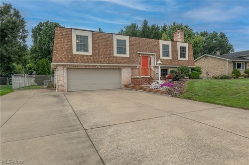 1619 Reed St, Canal Fulton, OH, 44614-9320 | Card Image
