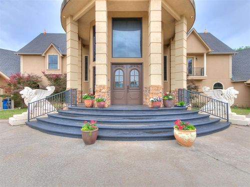 1801 W Carolina Ave, Chickasha, OK, 73018-6905 | Card Image