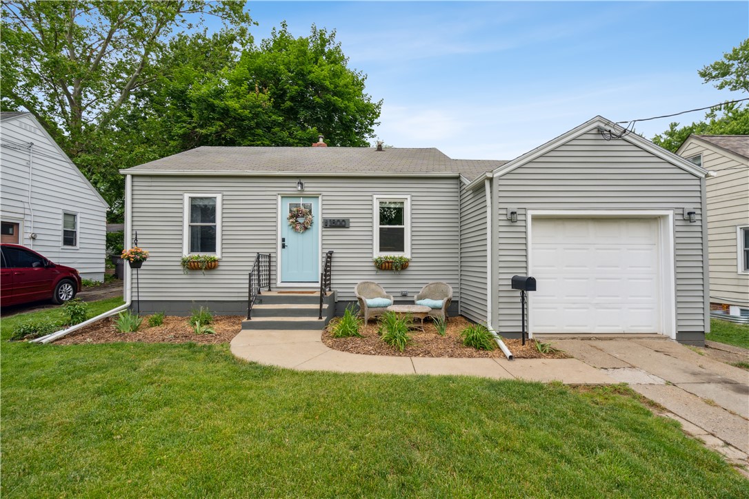 45th St, Des Moines, IA 50310
