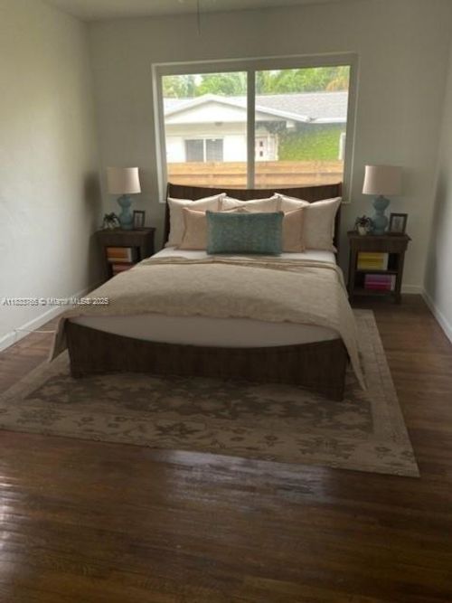 1-445 Ne 70th St, Miami, FL, 33138-5630 | Card Image