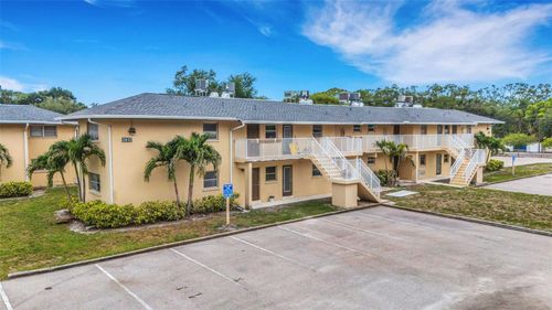 2818-2826 W Rainbow Cir, SARASOTA, FL, 34231-6531 | Card Image