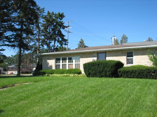 7426 Pershing Blvd, Kenosha, WI, 53142-1935 | Card Image