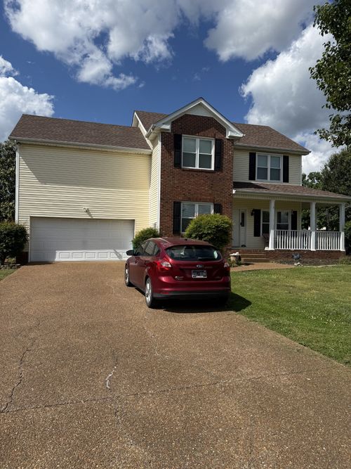2204 Iroquois Pl, Thompsons Station, TN, 37179-5043 | Card Image