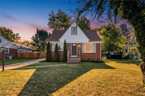 23181 Marion Rd, North Olmsted, OH, 44070-1140 | Card Image