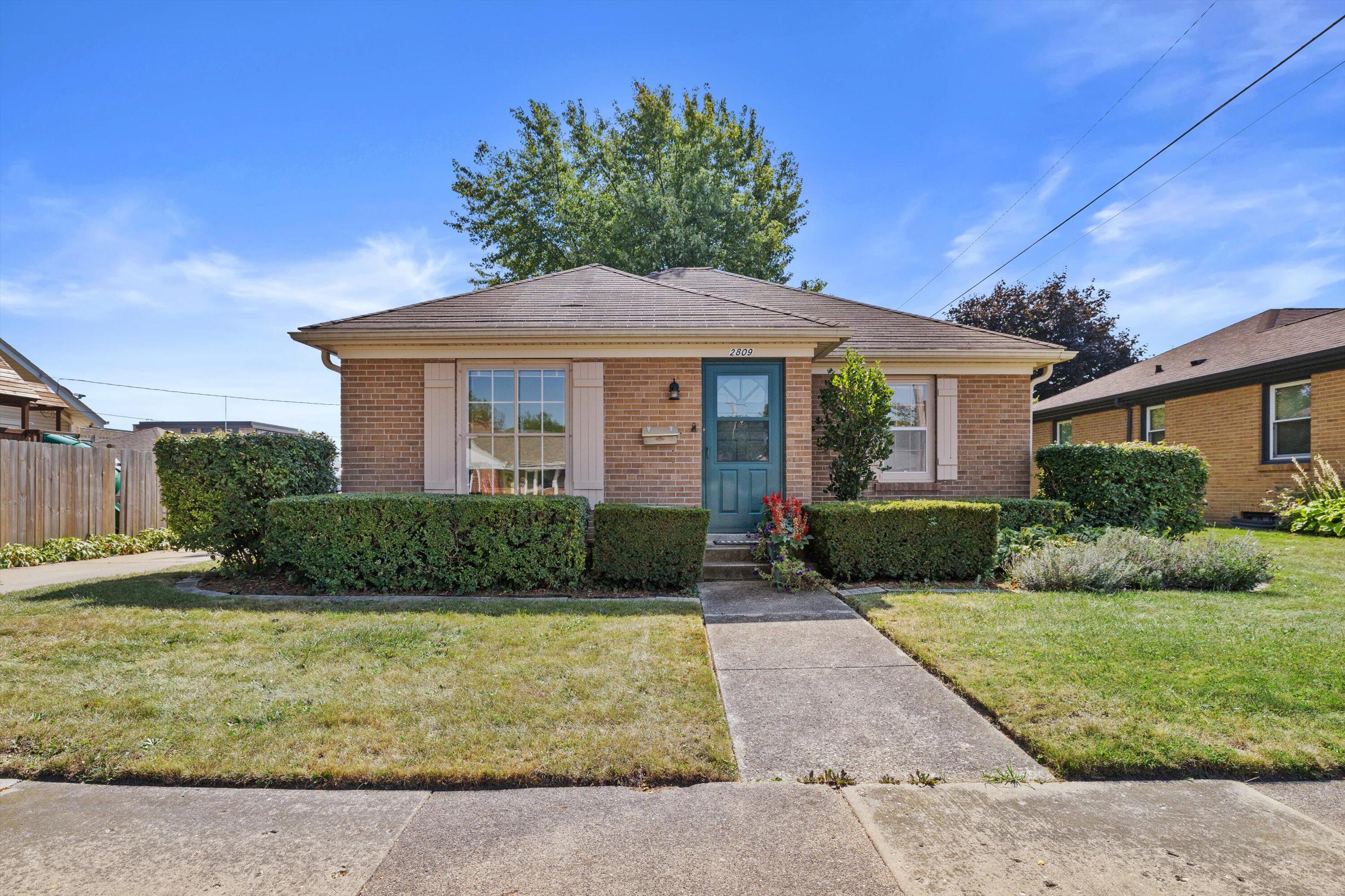 Mitchell St, Racine, WI 53403