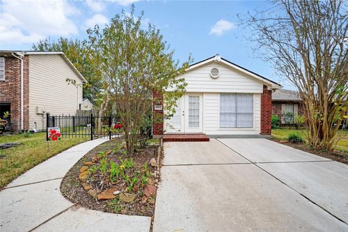 2135 Falling Oaks Rd, Houston, TX, 77038-4016 | Card Image