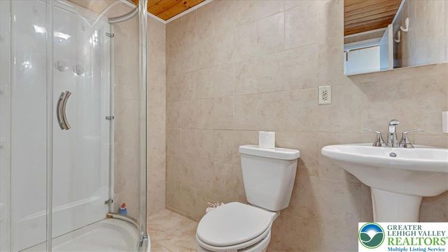 5015 Woodbridge Dr E, House other with 3 bedrooms, 2 bathrooms and null parking in Bushkill PA | Image 16