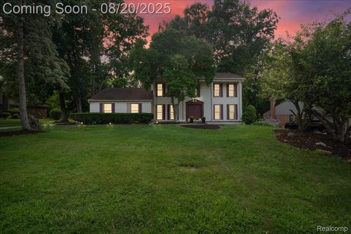 2196 Willow Leaf Dr, Rochester Hills, MI, 48309-3736 | Card Image