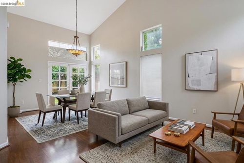 2404 Greentree Ct, Antioch, CA, 94509-7762 | Card Image