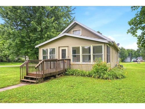 146 W Winter Ave, Elmwood, WI, 54740-8711 | Card Image