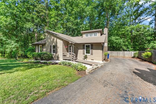 3020 Sand Hills Dr, Chester, VA, 23831-5268 | Card Image