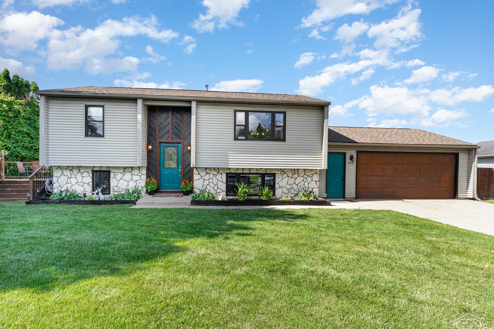 Widmer Ct, Auburn, MI 48611