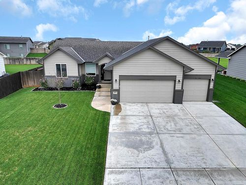 877 N Cloverleaf St, Goddard, KS, 67052-8666 | Card Image