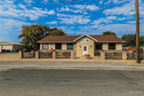 101 W Main St, Saint Jacob, IL, 62281-1540 | Card Image