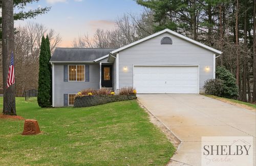 12294 Holmden Dr, Rockford, MI, 49341-7317 | Card Image