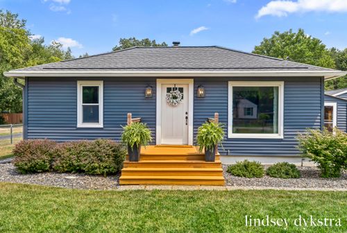 3740 Benjamin Ave, Grand Rapids, MI, 49525-2319 | Card Image