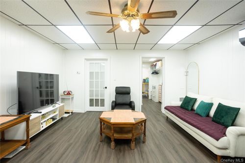 43 214th Pl, Bayside, NY, 11361-2929 | Card Image