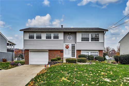 1517 Foote St, Conway, PA, 15027-1224 | Card Image