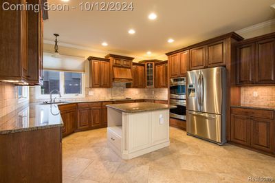 61491 Crown Point Drive, Home with 4 bedrooms, 4 bathrooms and null parking in Washington Twp MI | Image 3