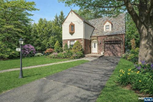 1280 Sussex Rd, Teaneck, NJ, 07666-2808 | Card Image