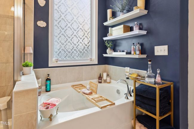 En suite bath | Image 15