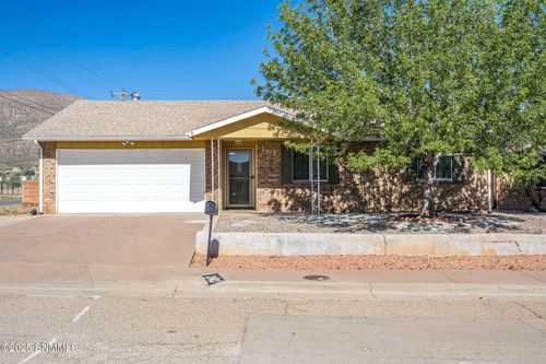 2412 Iowa Ave, Alamogordo, NM, 88310-5442 | Card Image
