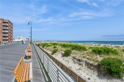 3C - 560 W Broadway, Home with 2 bedrooms, 2 bathrooms and null parking in Long Beach NY | Image 3