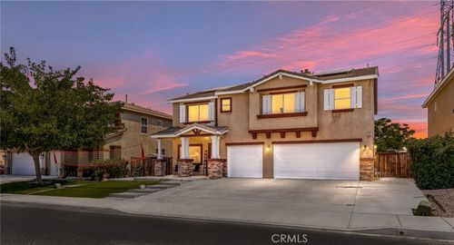 13607 Mayflower St, Victorville, CA, 92392-8365 | Card Image