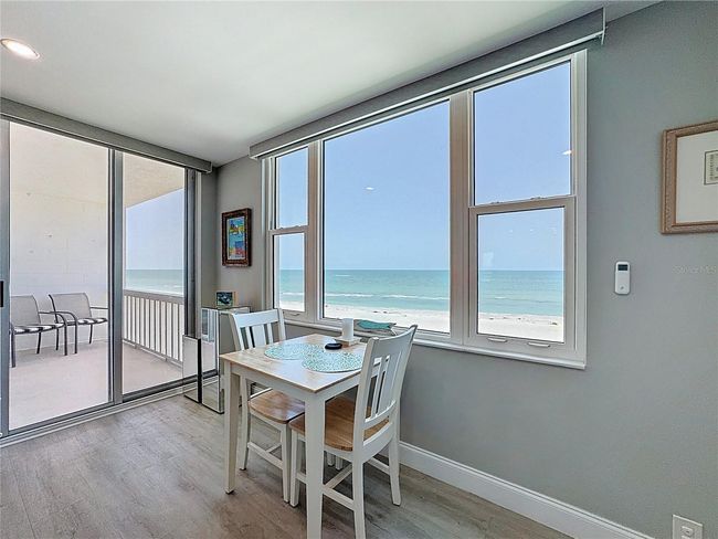 Living room to the balcony | Image 6