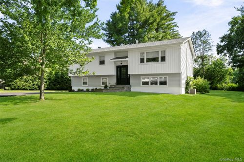 16 Victoria Ter, Goshen, NY, 10924-2206 | Card Image