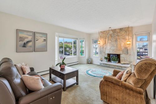 683 Gilmore Ave, Burnaby, BC, V5C5W6 | Card Image