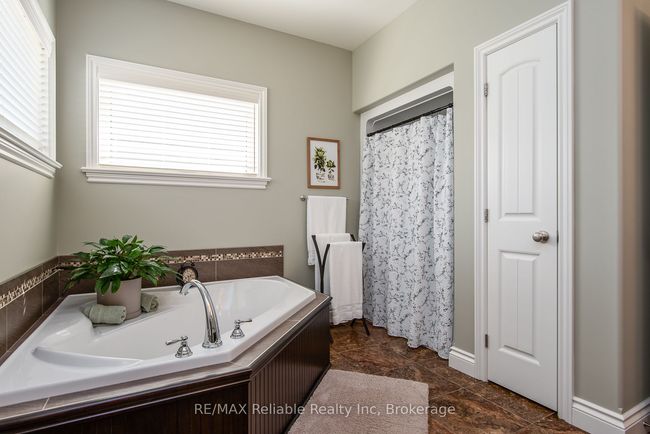 24 Carriage Lane, House other with 3 bedrooms, 3 bathrooms and 6 parking in Bayfield ON | Image 30