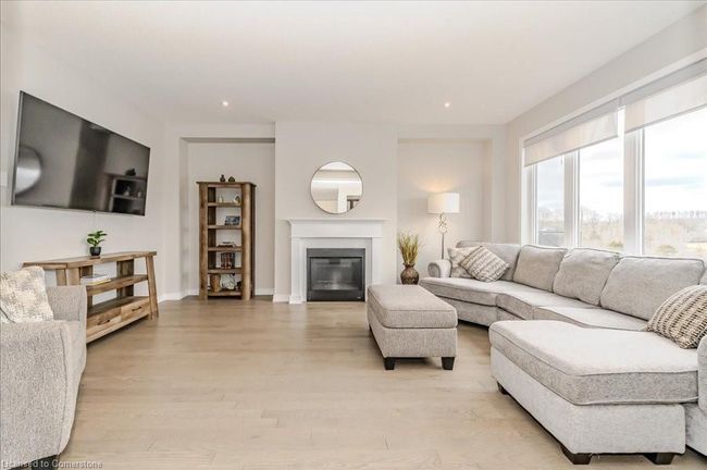 262 Dolman St, House other with 4 bedrooms, 3 bathrooms and 4 parking in Breslau ON | Image 4