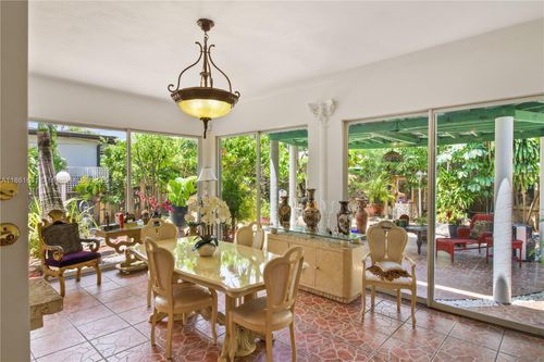 6101 Sw 13th Ter, West Miami, FL, 33144-5743 | Card Image