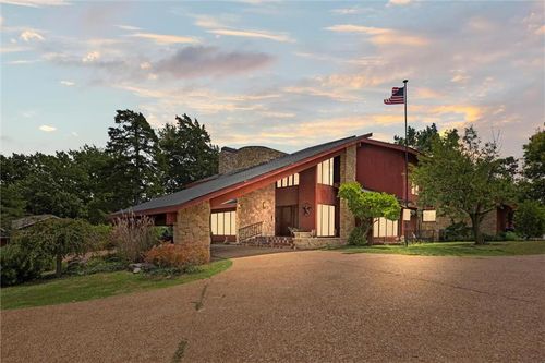 402 Lees Circle Dr, Fort Scott, KS, 66701-2542 | Card Image