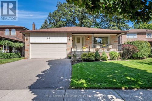 2553 Annelyn Court, Mississauga (Erindale), ON, L5C2Z7 | Card Image