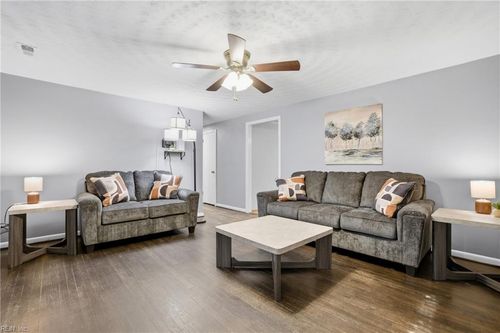 512 Rosewood Ter, Chesapeake, VA, 23320-4834 | Card Image