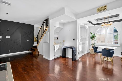 unit-113-7236 Amigo Ave, Reseda, CA, 91335-8111 | Card Image