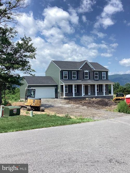 10955 Deerwood Dr, MERCERSBURG, PA, 17236-9802 | Card Image