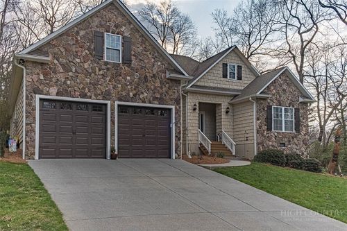 24 Fawn Ln, Glade Valley, NC, 28627-9310 | Card Image